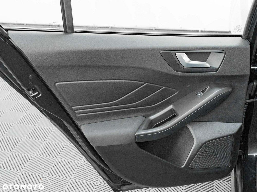 Ford Focus SW 1.0 EcoBoost Titanium - 24