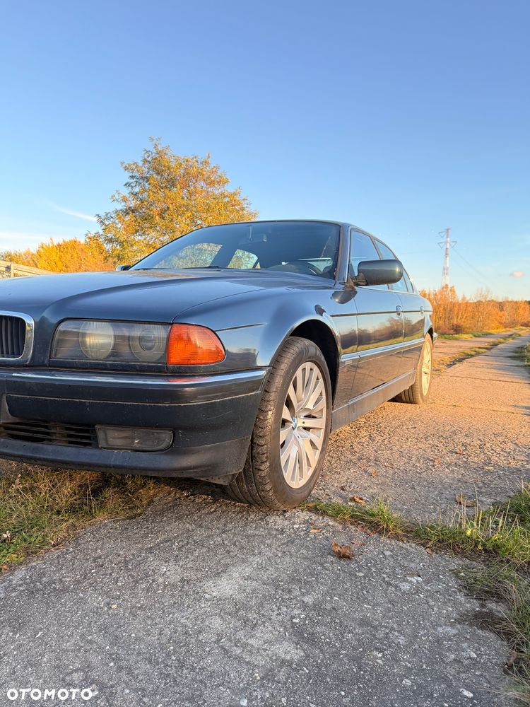 BMW Seria 7 - 1