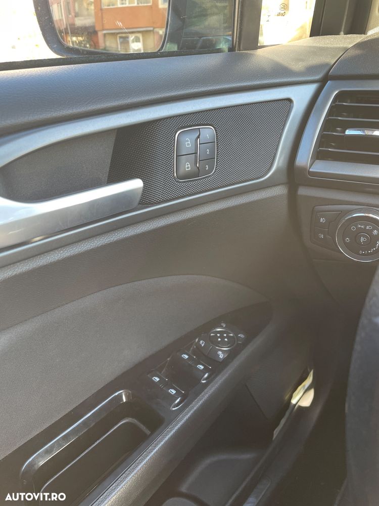 Ford Mondeo 2.0 TDCI Powershift Titanium - 6