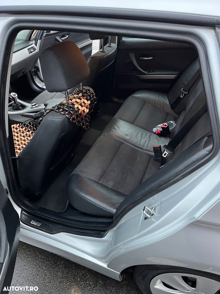 BMW Seria 3 318d DPF Touring - 8