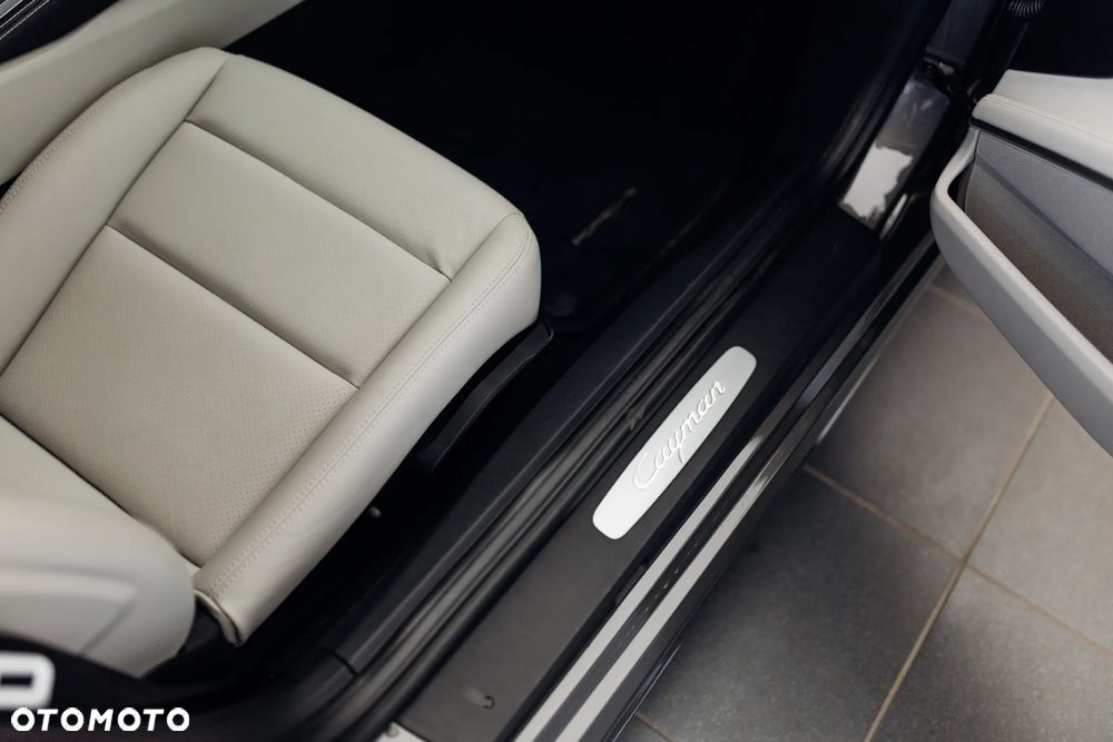 Porsche 718 Cayman GPF PDK - 22