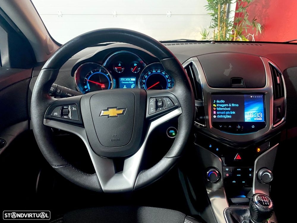 Chevrolet Cruze SW 1.7 VCDi LTZ - 32