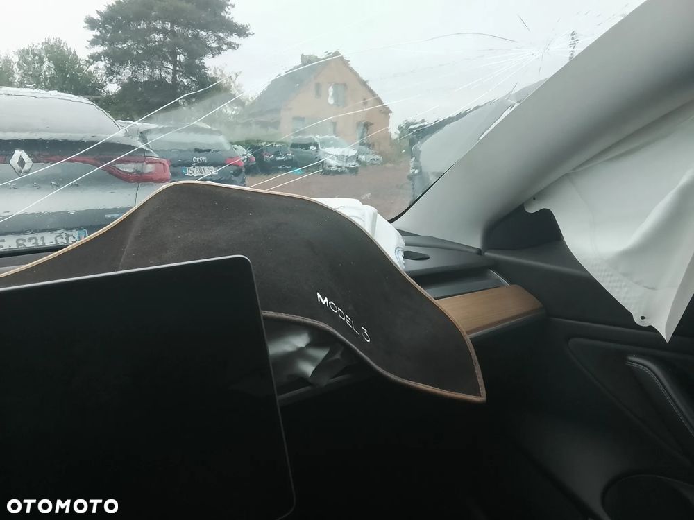 Tesla Model 3 - 33