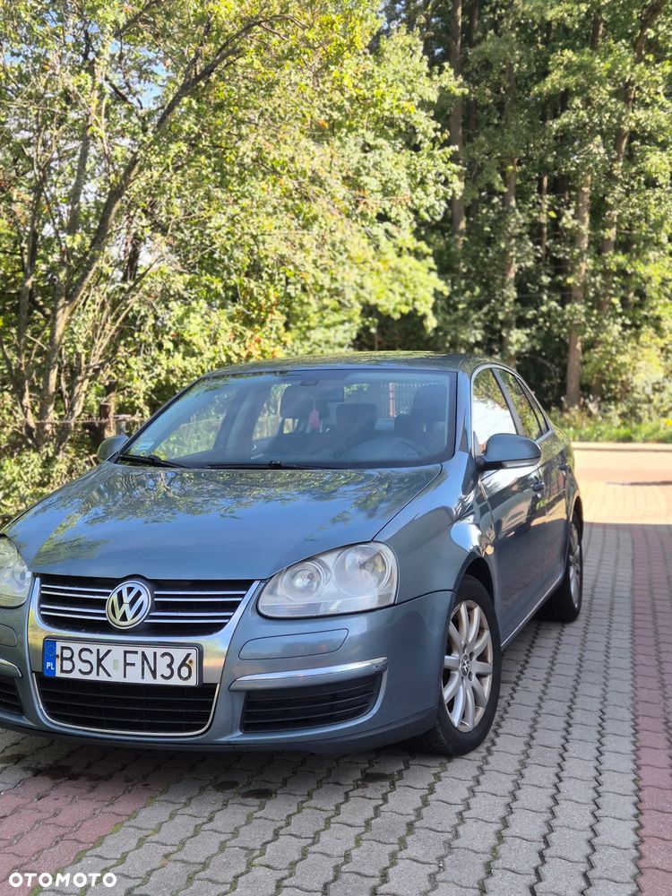 Volkswagen Jetta 1.9 TDI Comfortline - 1