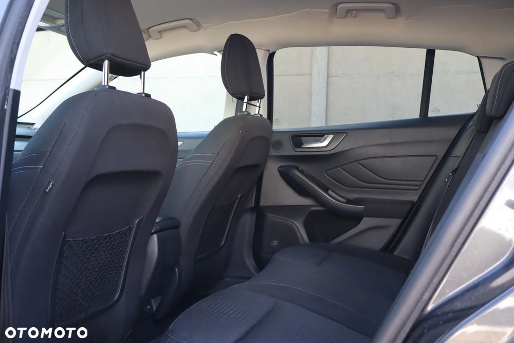 Ford Focus - 25