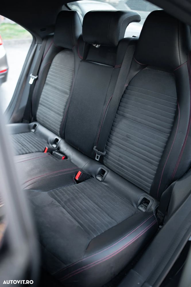 Mercedes-Benz CLA 220 d 4Matic 7G-DCT AMG Line - 10