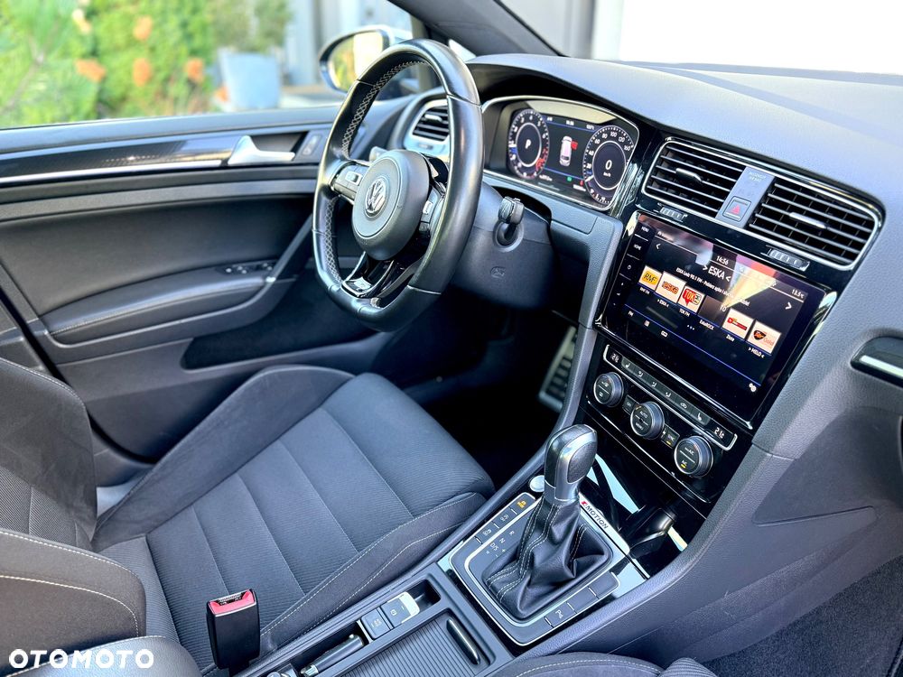 Volkswagen Golf - 28
