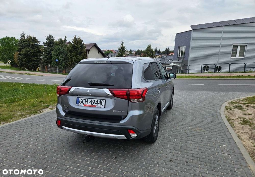 Mitsubishi Outlander - 6