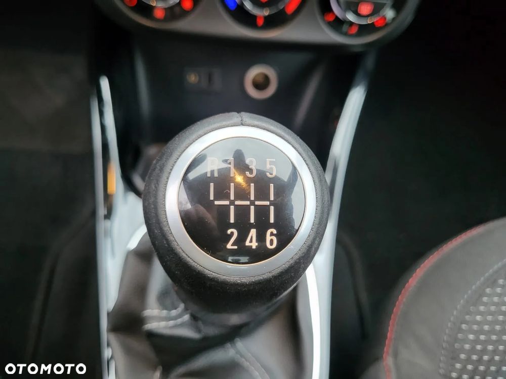 Opel Corsa 1.4 T Cosmo S&S - 19