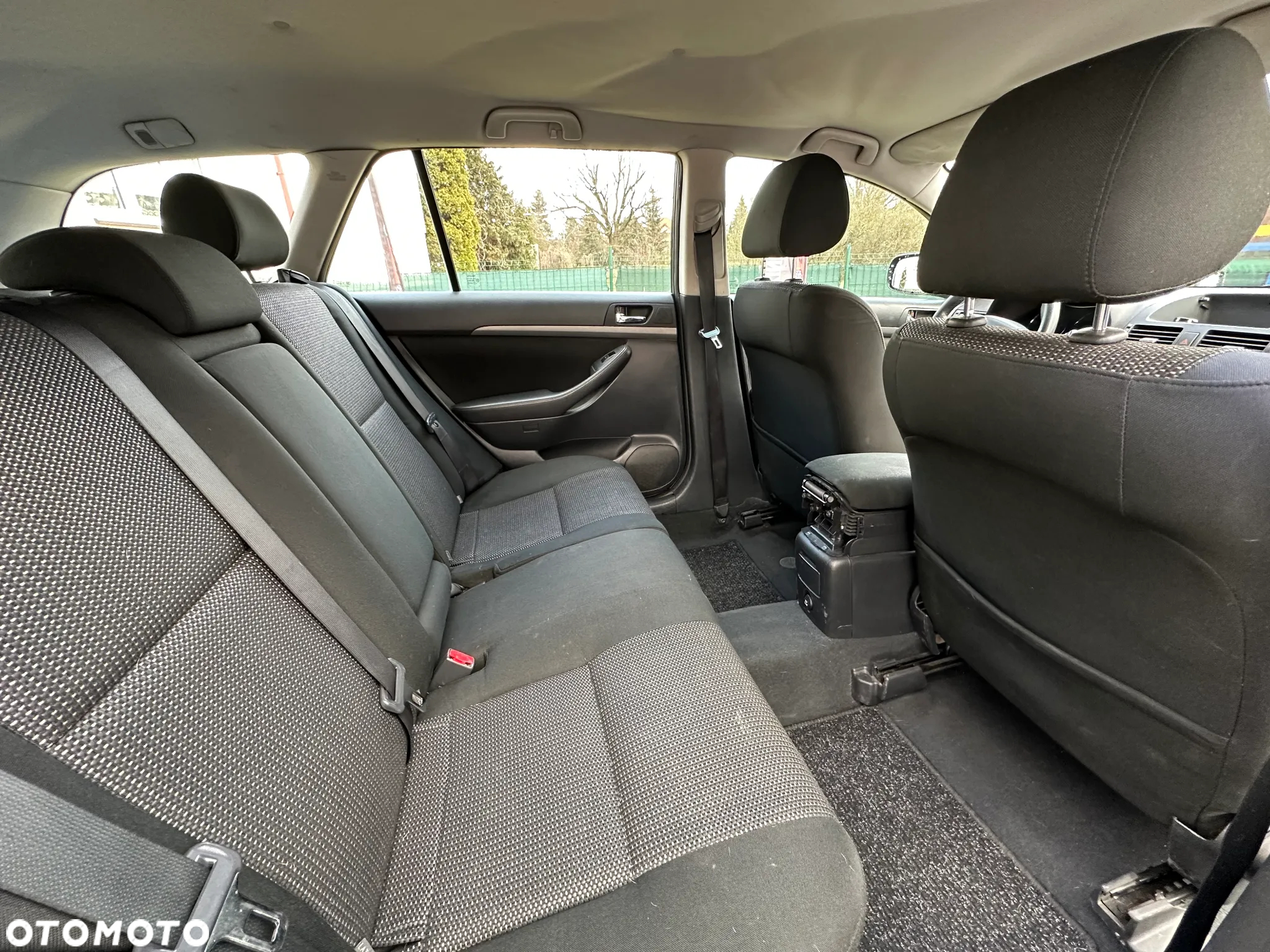 Toyota Avensis - 4