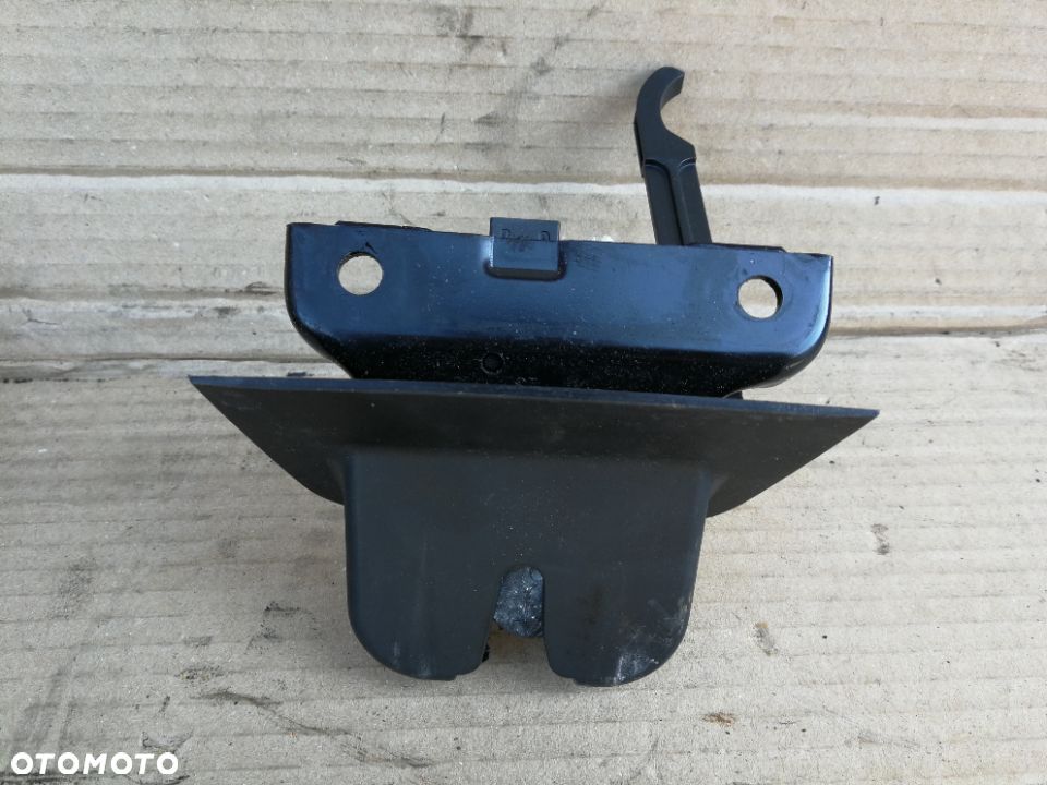 Zamek klapy bagażnika Audi A3 8P 8P3827520A - 2
