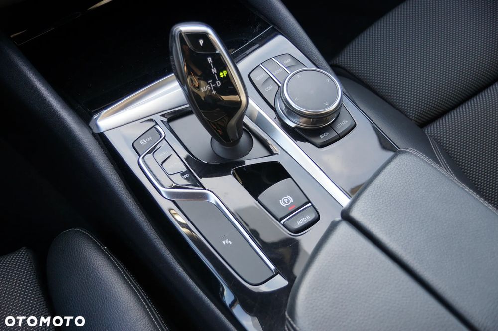 BMW Seria 5 520d xDrive Touring Sport Line - 22