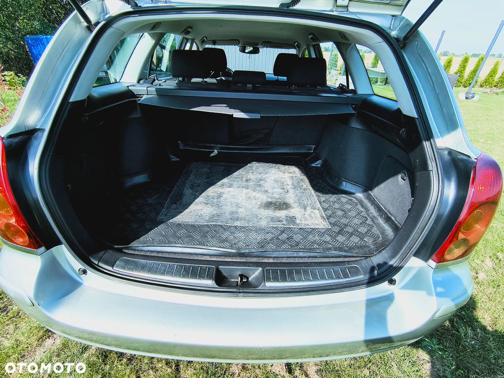Toyota Avensis 2.0 D-4D Combi - 6