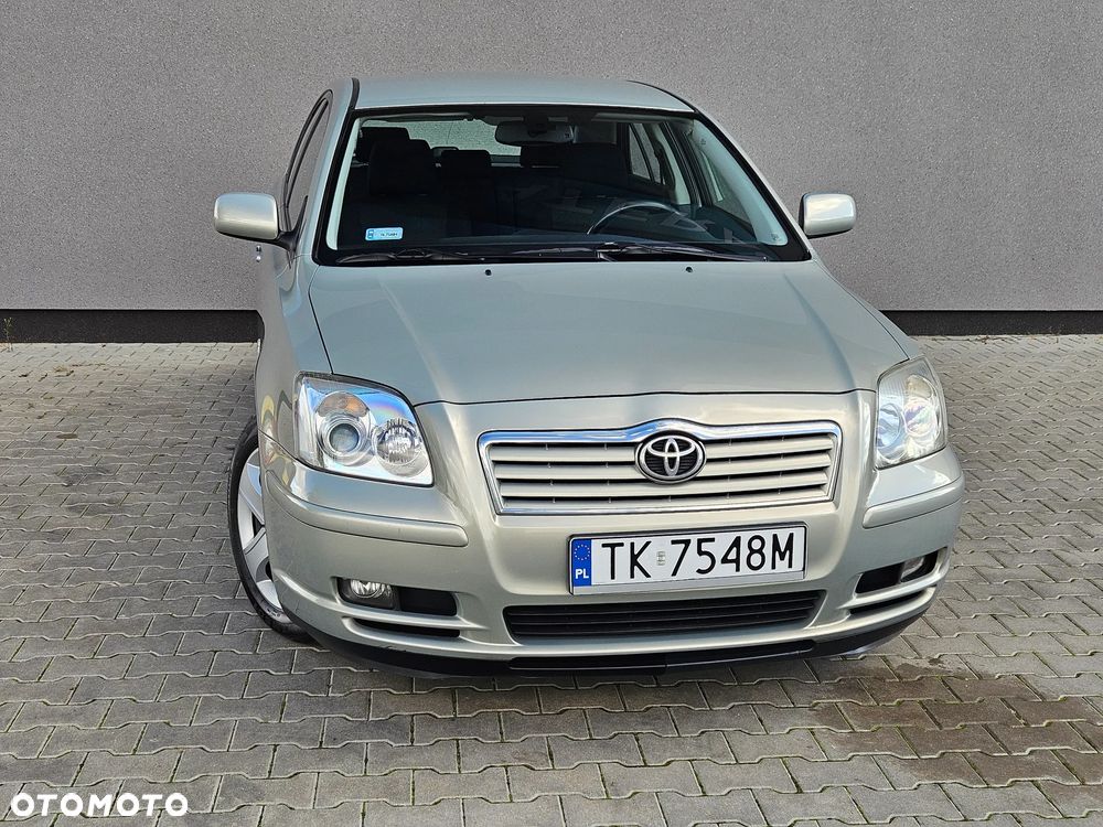 Toyota Avensis - 11