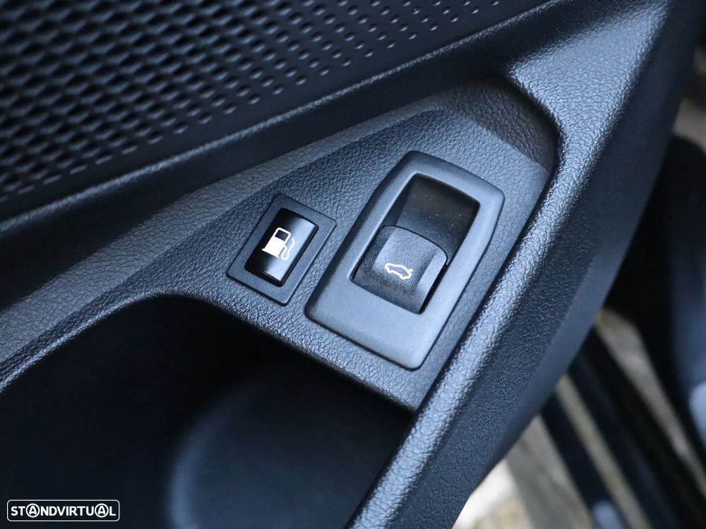 BMW 330 e Pack M Auto - 44