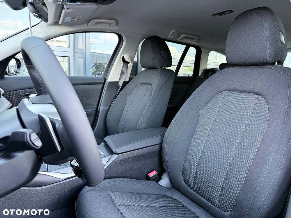BMW Seria 3 320i sport - 28