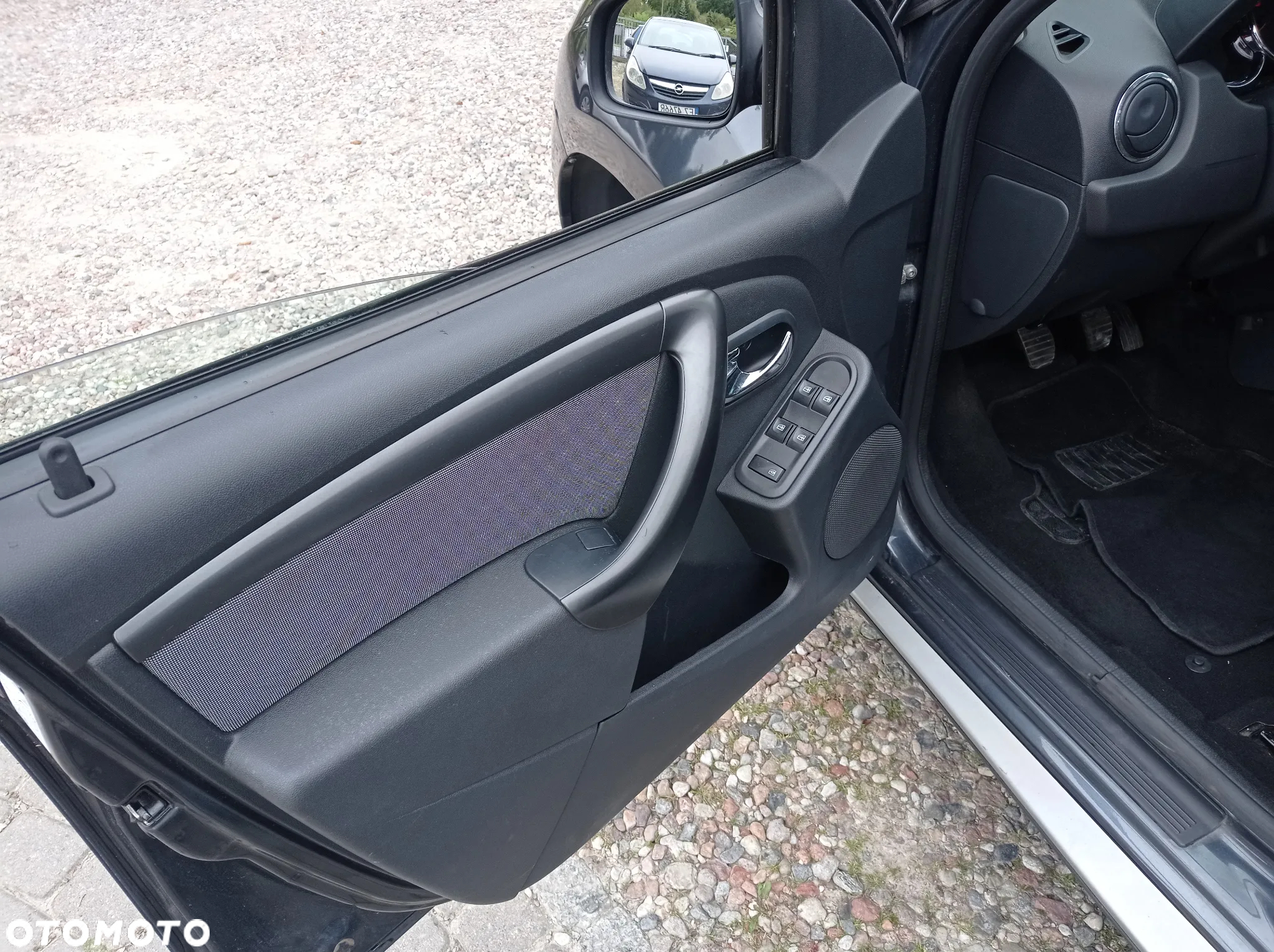 Dacia Duster 1.6 SCe Ambiance S&S - 9