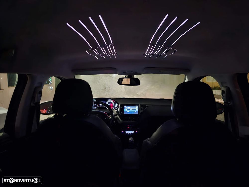 Peugeot 2008 1.2 PureTech Allure - 8