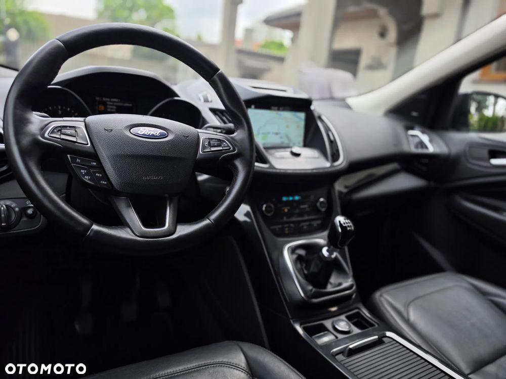 Ford Kuga - 36