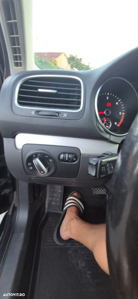 Volkswagen Golf 1.6 TDI BlueMotion Technology DSG Comfortline - 21