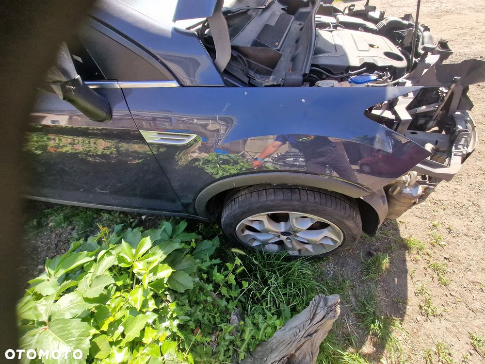 Błotnik  prawy  przód  ford  kuga  mk1  w  kolorze  E  0 - 3