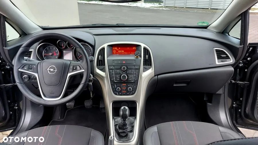 Opel Astra 1.4 Turbo 150 Jahre - 18