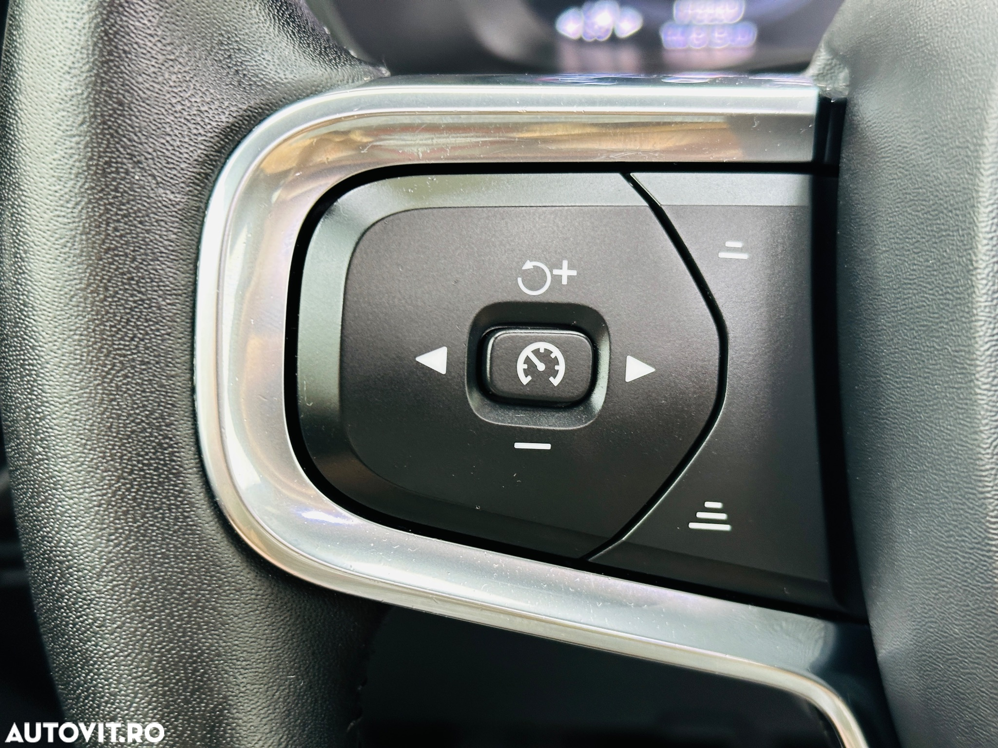 Volvo XC 40 - 30