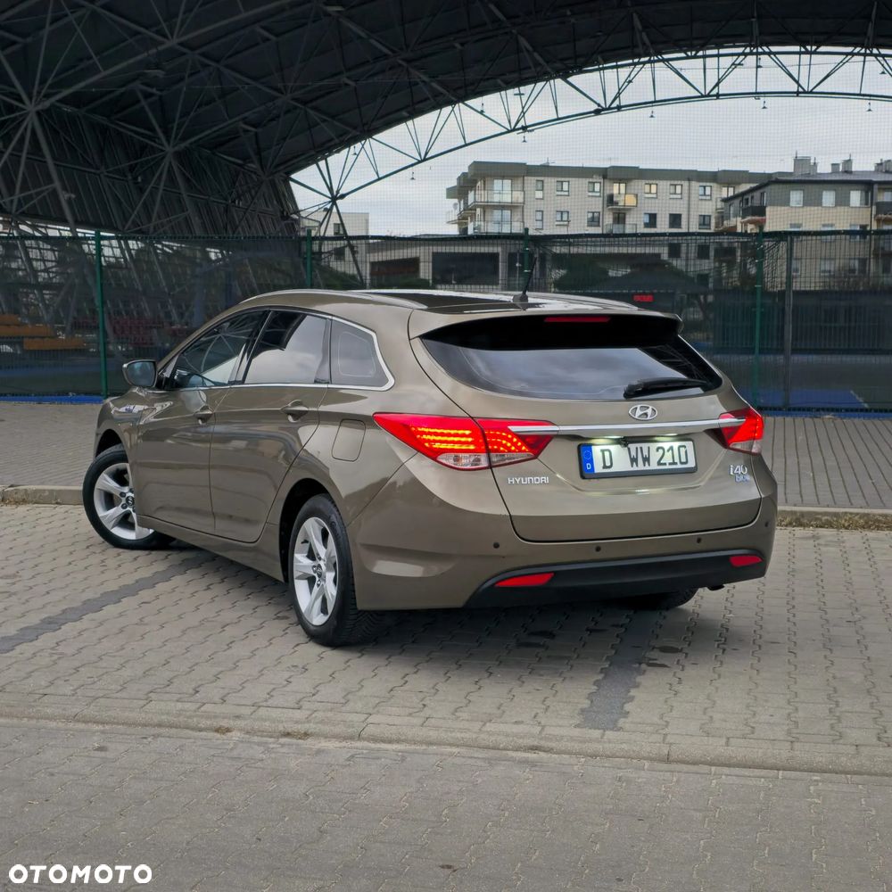 Hyundai i40 Kombi blue 1.6 Space - 15