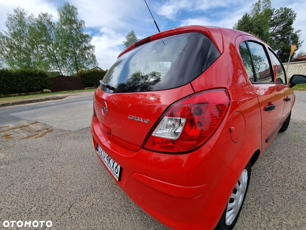 Opel Corsa 1.2 16V Essentia - 12