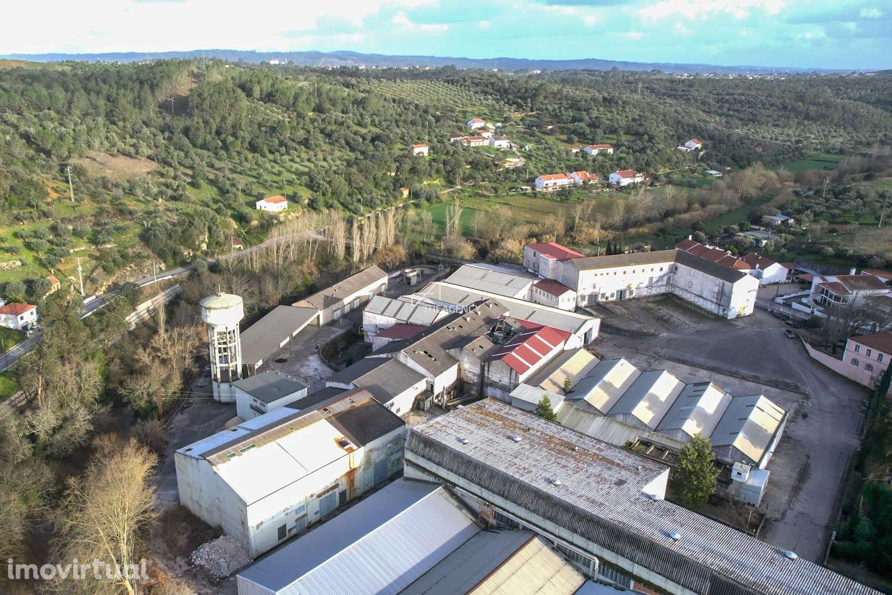 PRADO - Terreno com armazéns de grande potencial - Grande imagem: 2/25