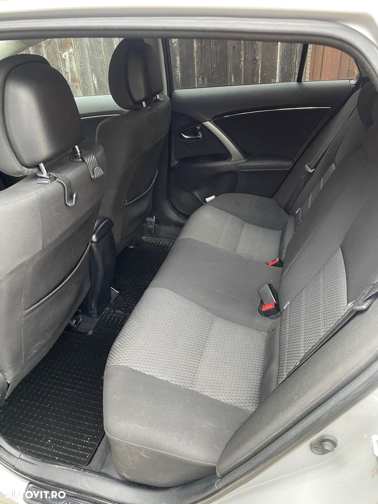 Toyota Avensis 2.0 D-4D Edition (2014) - 7