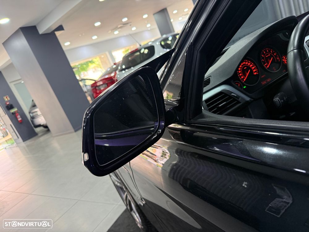 BMW 330 e iPerformance Pack M - 10