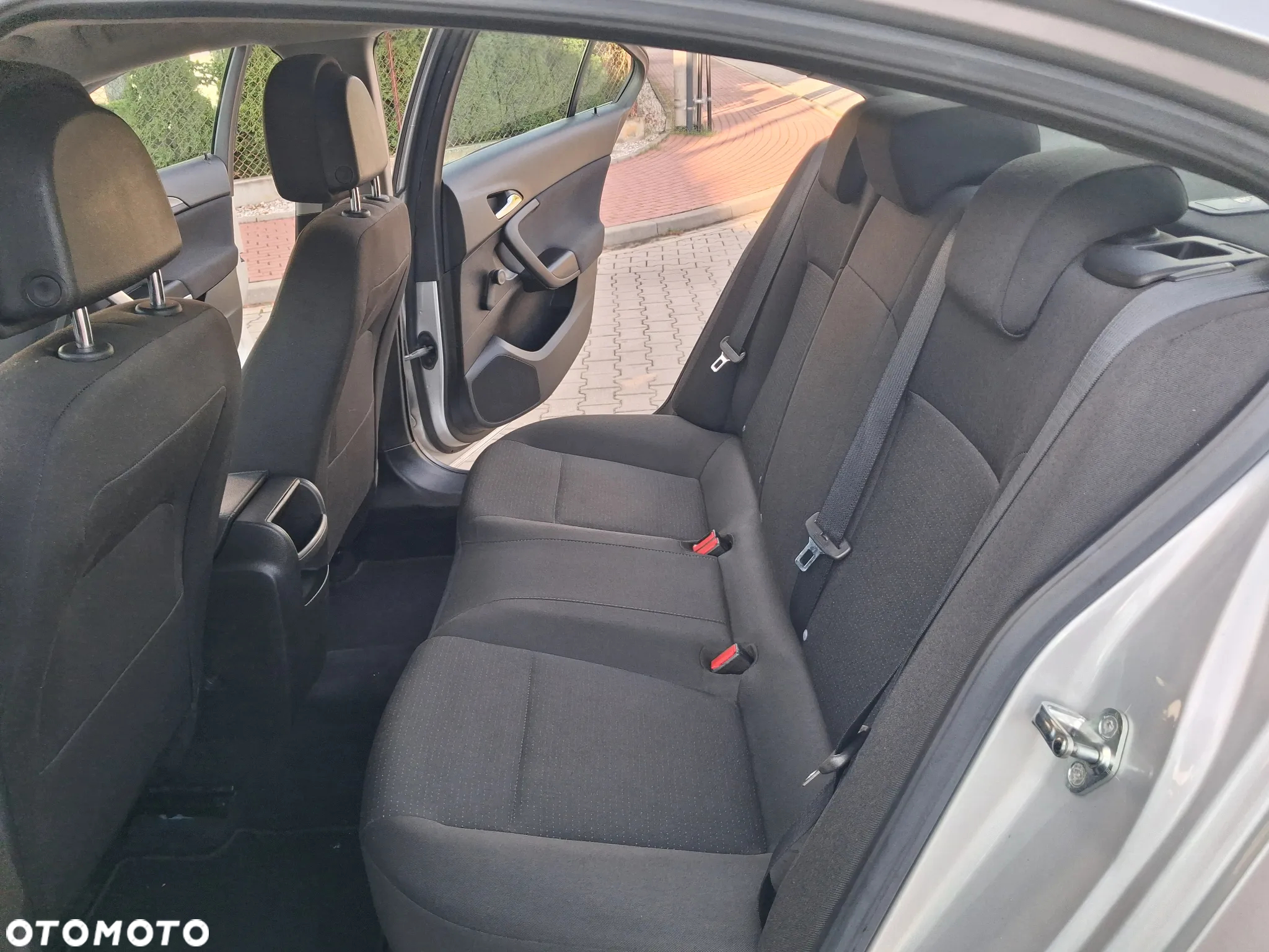Opel Insignia 1.8 Design Edition - 14