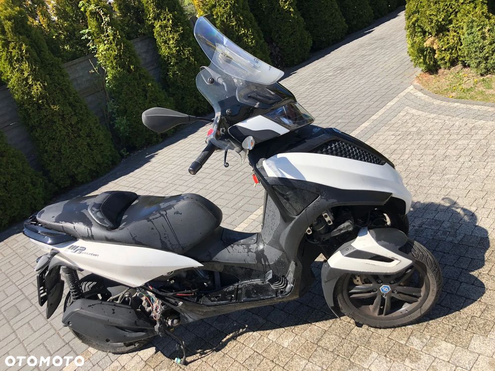 Piaggio MP-3 - 8