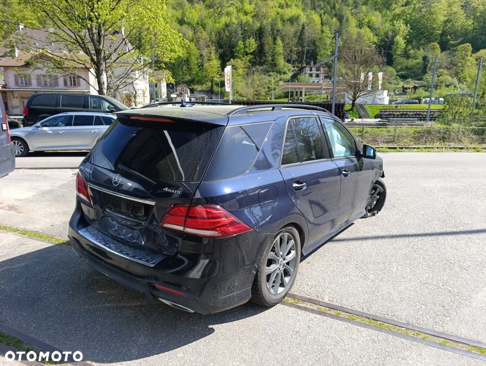 Mercedes-Benz GLE 350 d 4Matic 9G-TRONIC Exclusive - 3