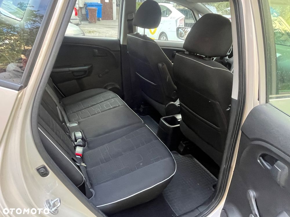 Kia Venga 1.4 L - 13