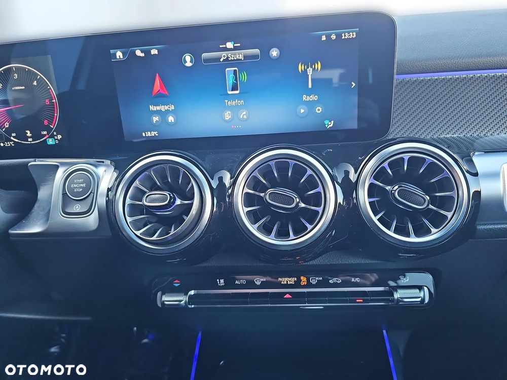 Mercedes-Benz GLB 200 d 4-Matic AMG Line 8G-DCT - 22