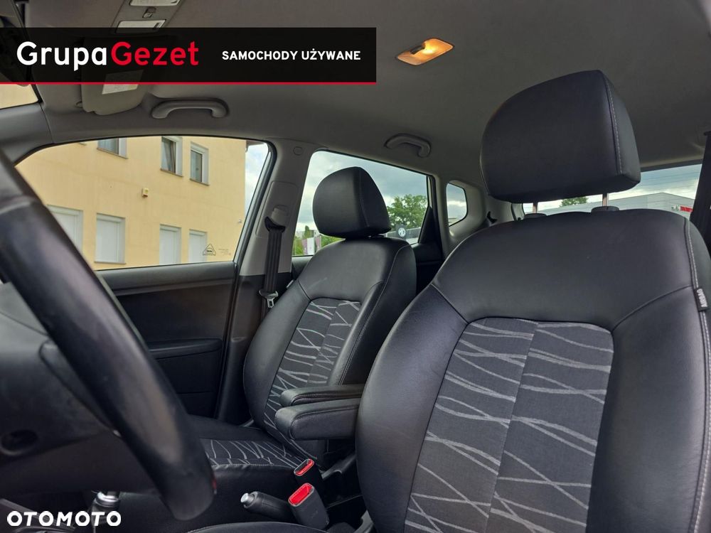 Kia Venga 1.4 L - 11