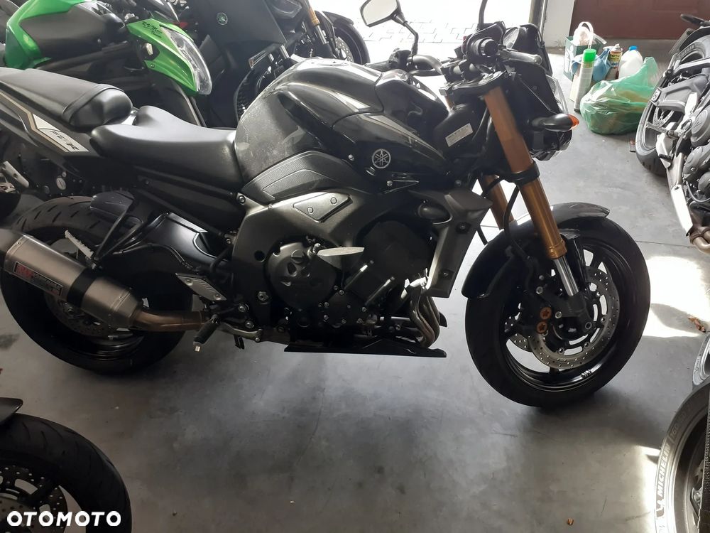 Yamaha FZ8 - 8
