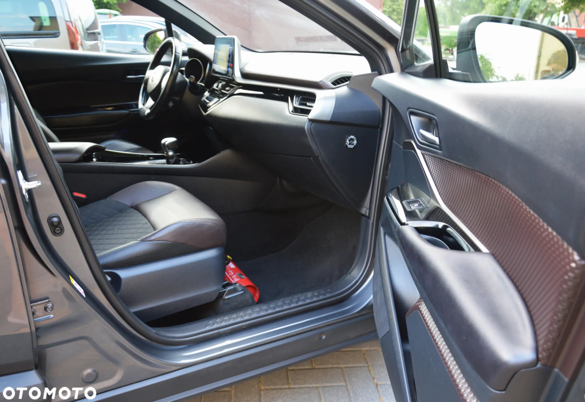 Toyota C-HR 1.8 Hybrid Premium - 32