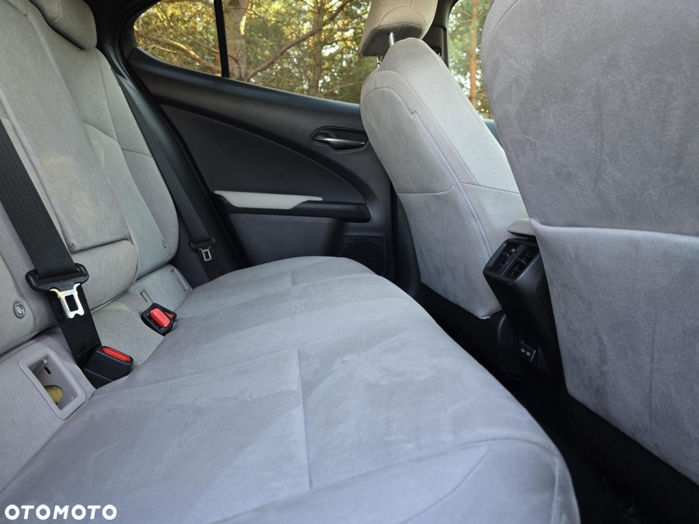 Lexus UX - 10