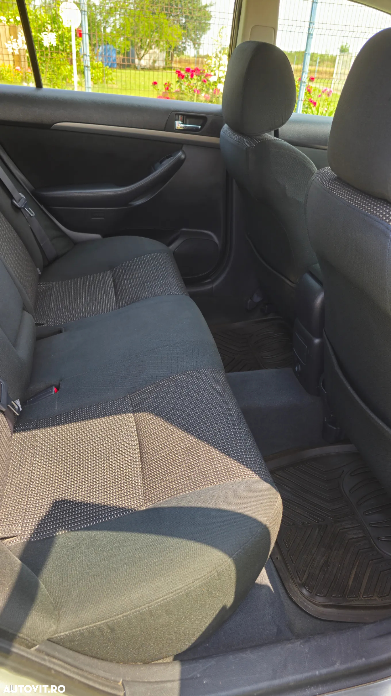 Toyota Avensis 1.8 Executiv - 4