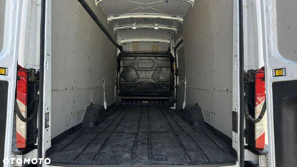 Ford Transit - 12
