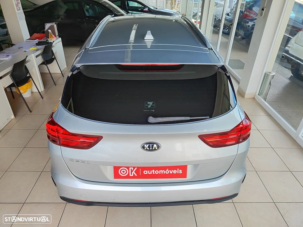 Kia Ceed SW 1.6 CRDi TX+SRF - 10