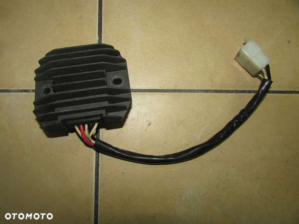 YAMAHA FZS 600 FAZER 98-02 regulator napięcia