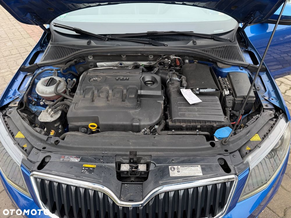 Skoda Octavia 2.0 TDI DSG RS - 23