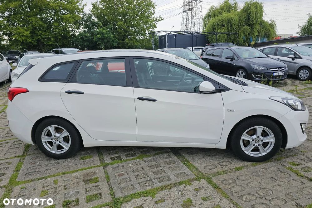 Hyundai i30 1.4 Intro Edition - 4