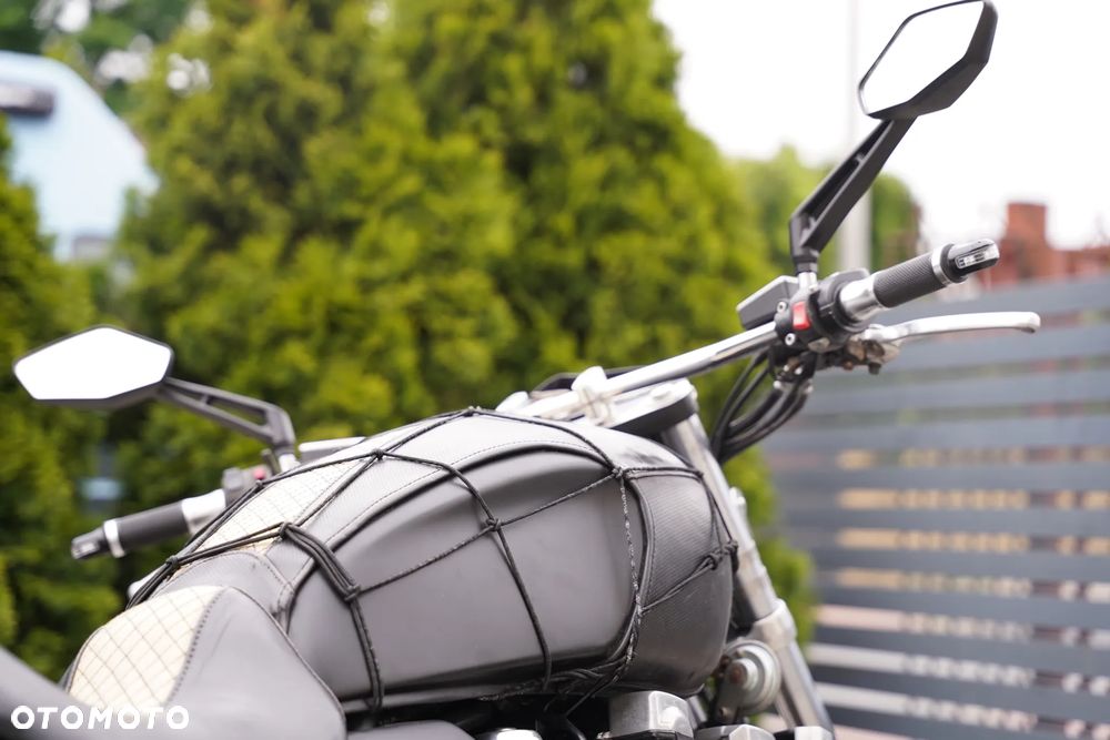Yamaha XJR - 4