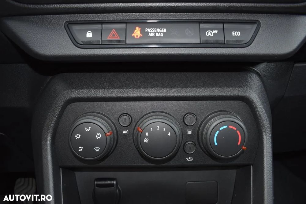 Dacia Logan TCe 90 MT5 Comfort - 12