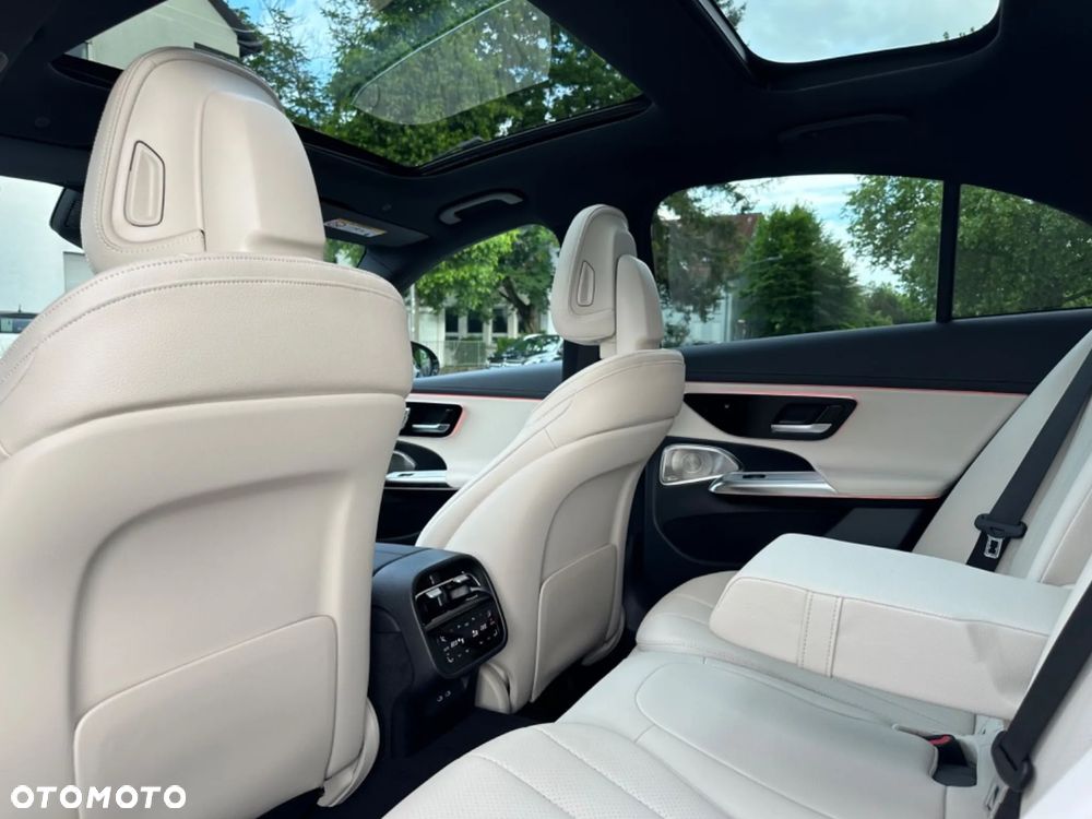 Mercedes-Benz Klasa E 220 d 4-Matic AMG - 3